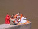 Rishikesh Prieur au bord du gange pour un clip